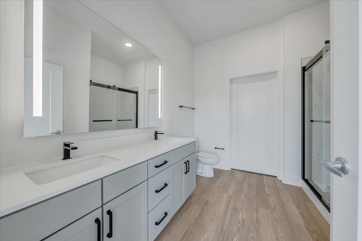 Luxe 360 on Centerpointe 16 of 88