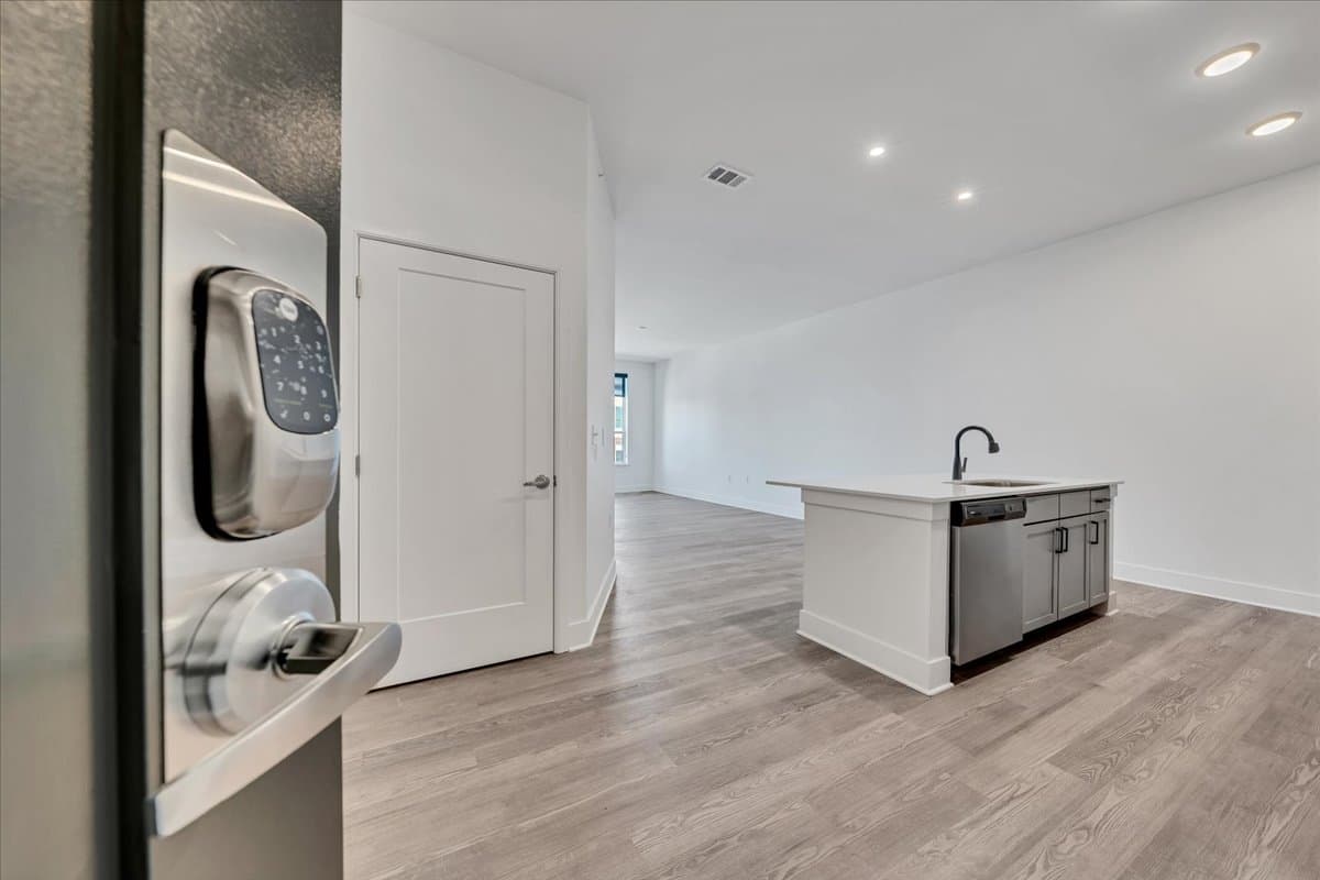 Luxe 360 on Centerpointe 20 of 88
