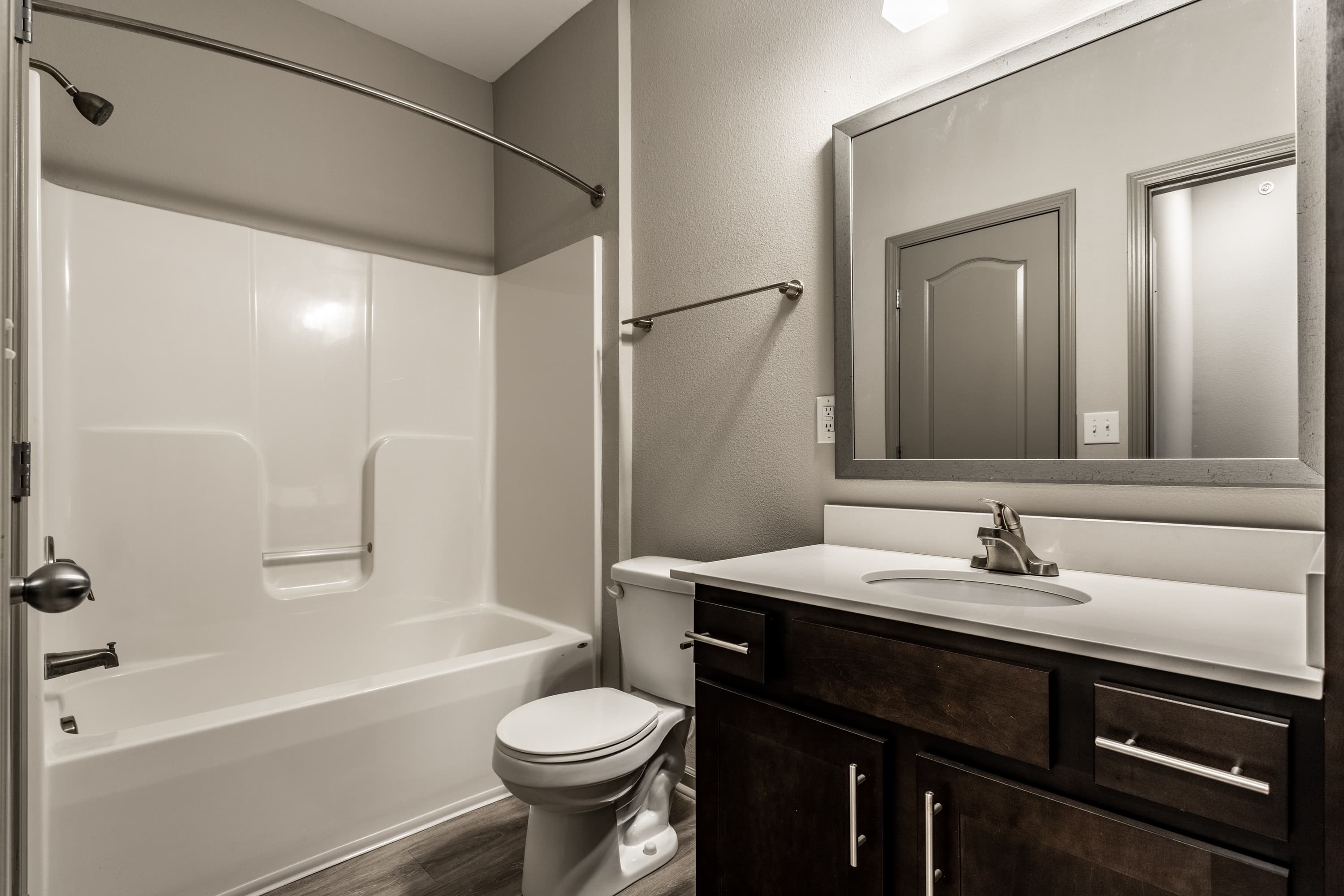 Bella Vista Apartments 23 of 57