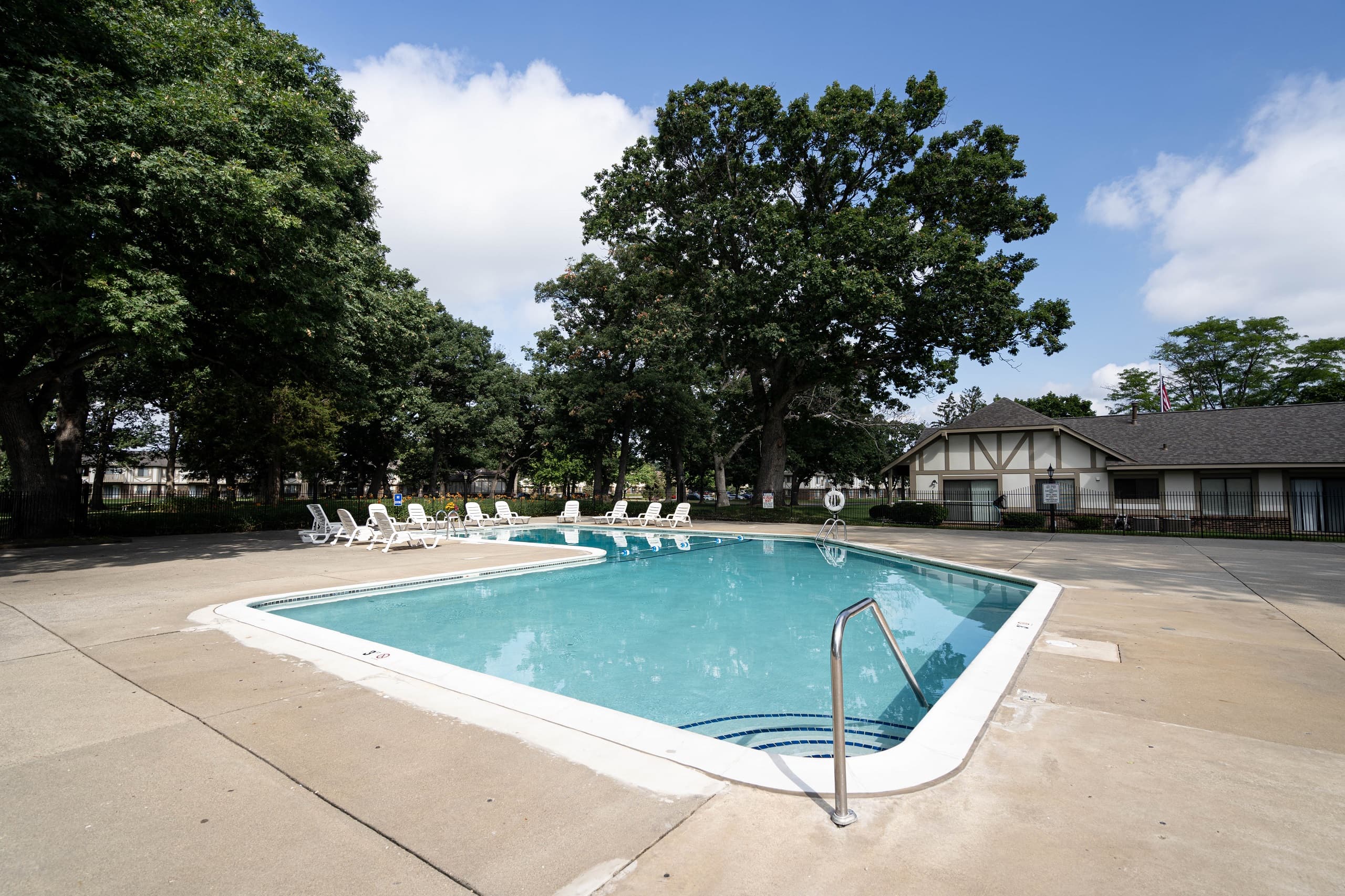 Beacon Hill and Great Oaks Apartments 22 of 29