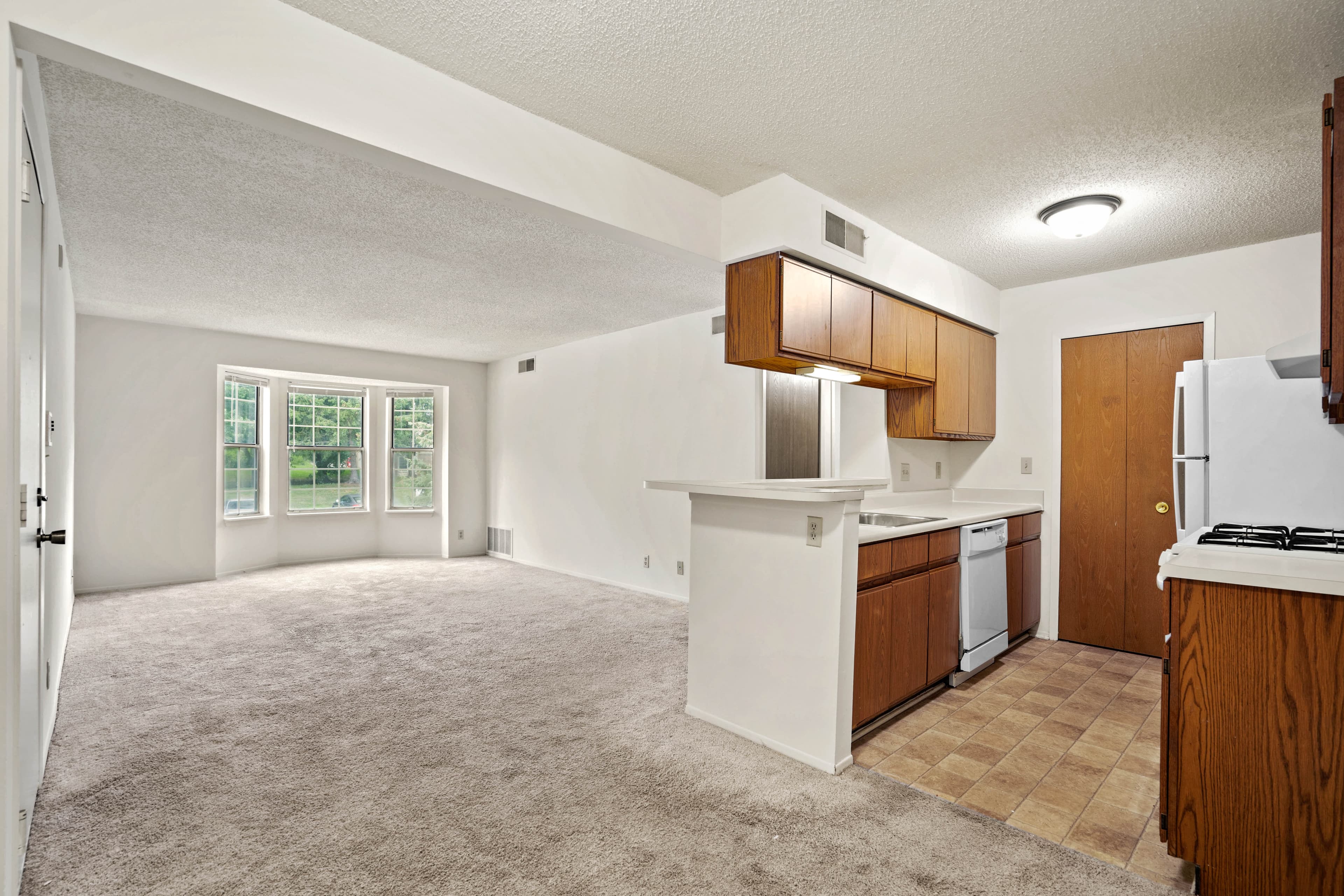 Beacon Hill and Great Oaks Apartments 9 of 29