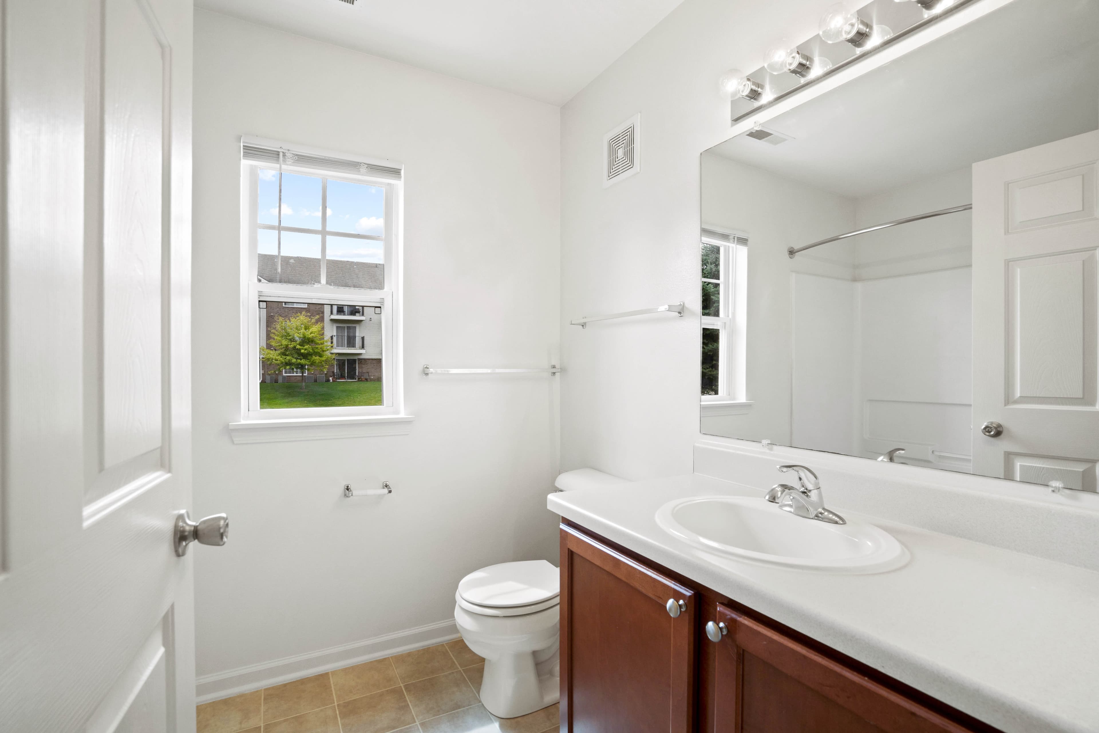 Towne Lakes Apartments 9 of 33