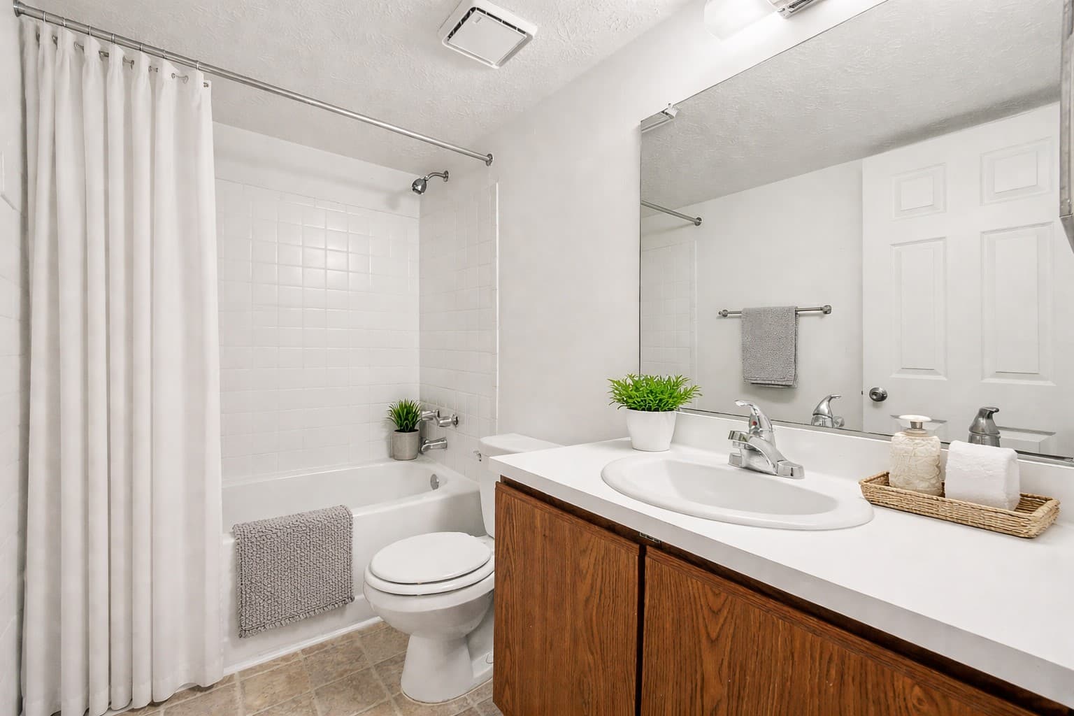 Eastgate Woods Apartments 7 of 26