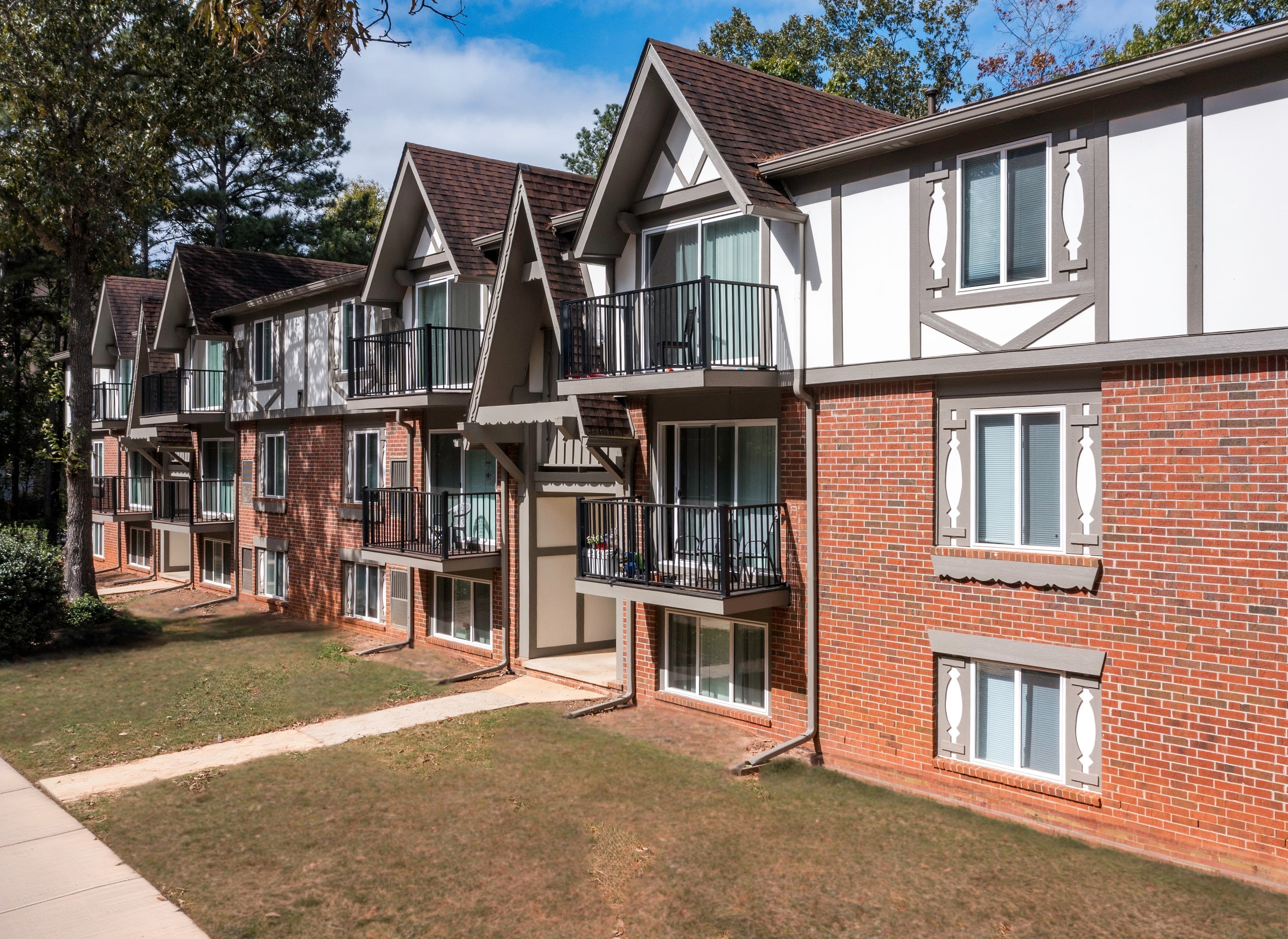 Laurel Woods Apartments 23 of 31