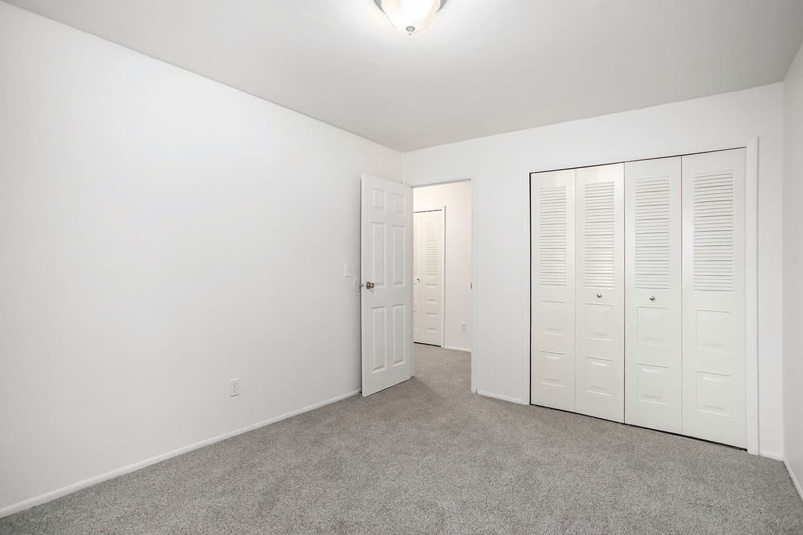 Fairlane Apartments 24 of 52