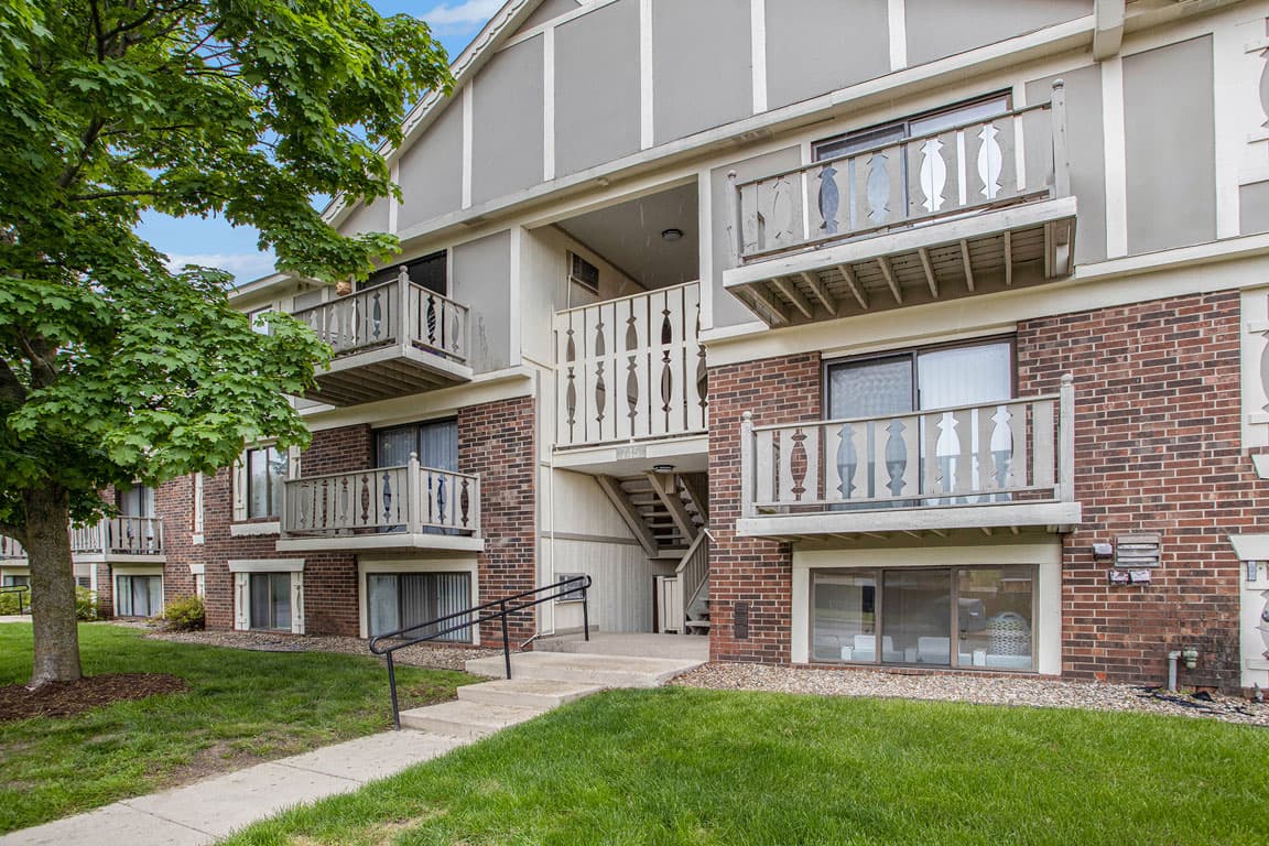 Fairlane Apartments 46 of 52