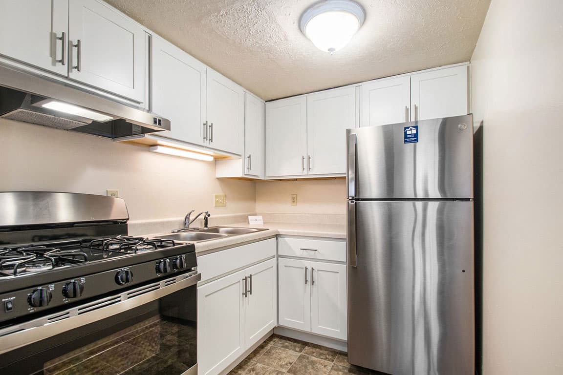 Hickory Village Apartments 4 of 37