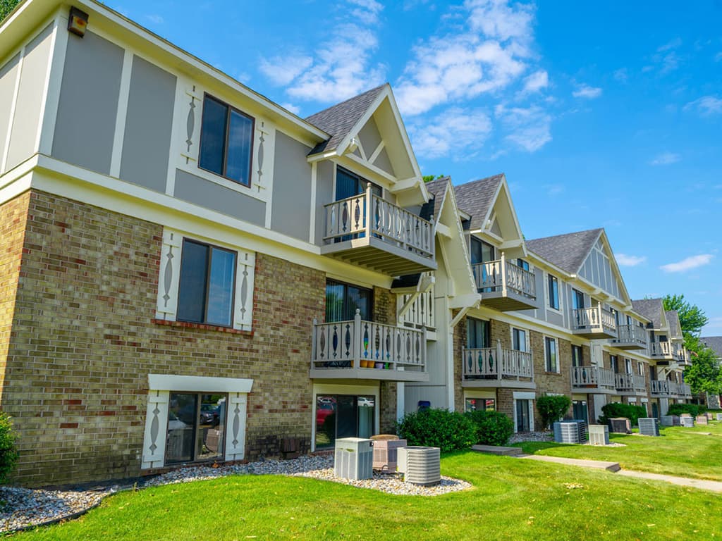 Hickory Village Apartments 33 of 37