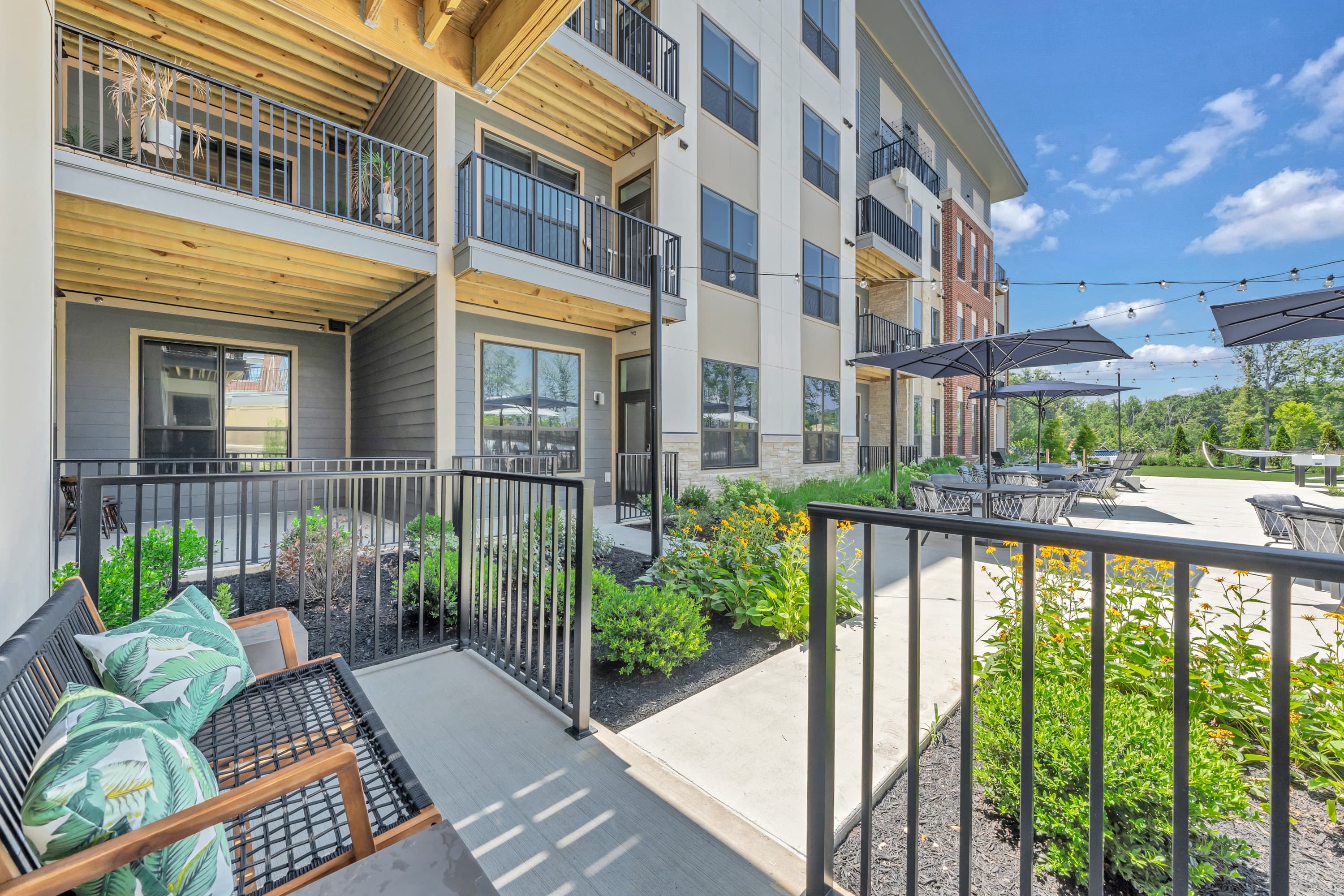 Luxe 360 on Centerpointe 65 of 88