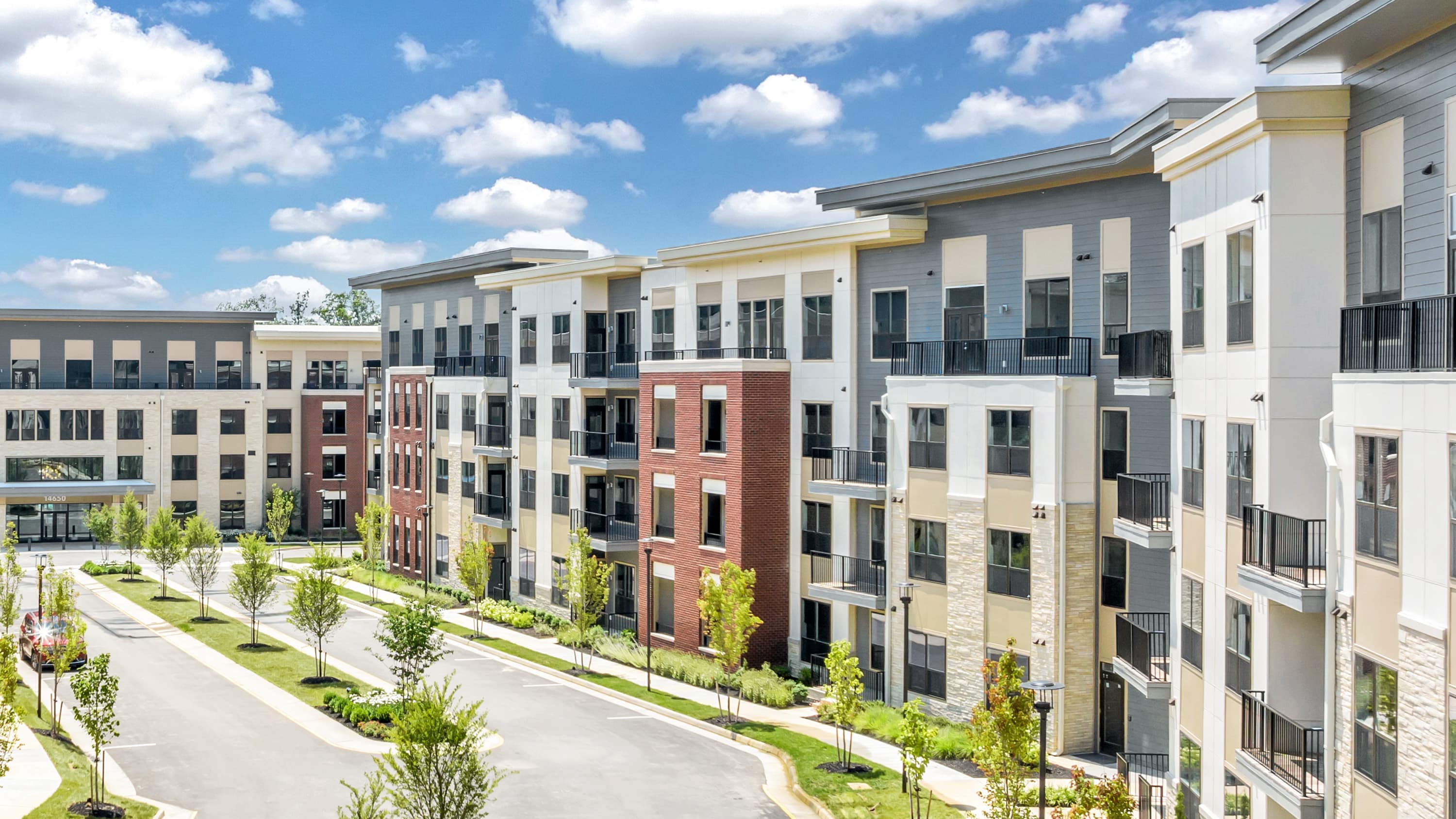 Luxe 360 on Centerpointe 84 of 88