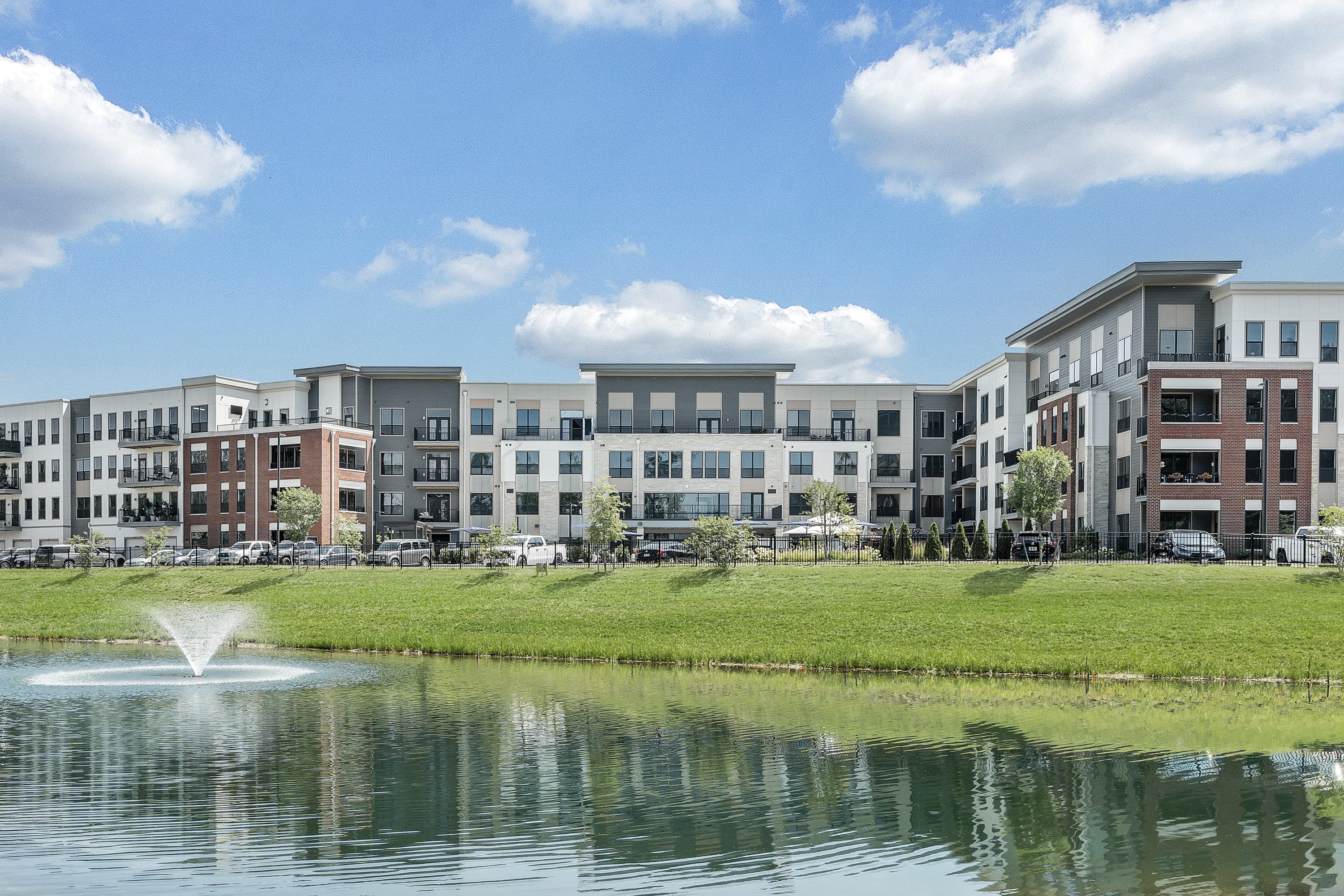 Luxe 360 on Centerpointe 85 of 88
