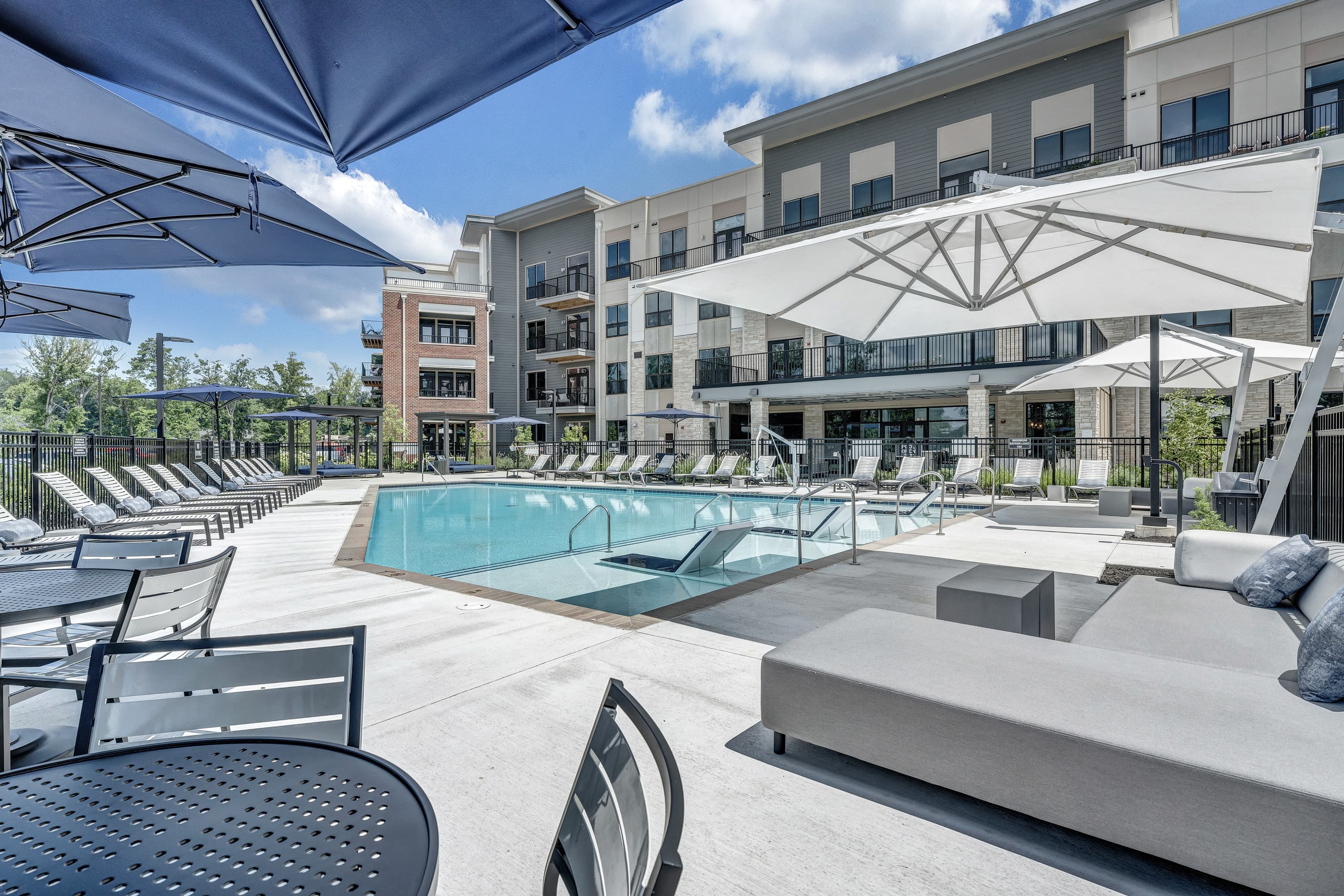 Luxe 360 on Centerpointe 58 of 88