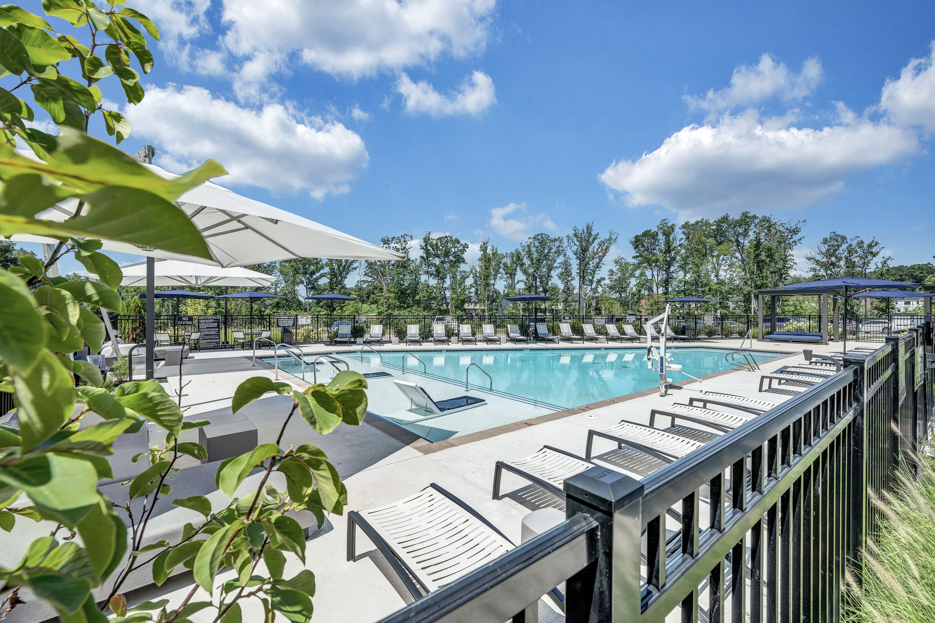 Luxe 360 on Centerpointe 56 of 88