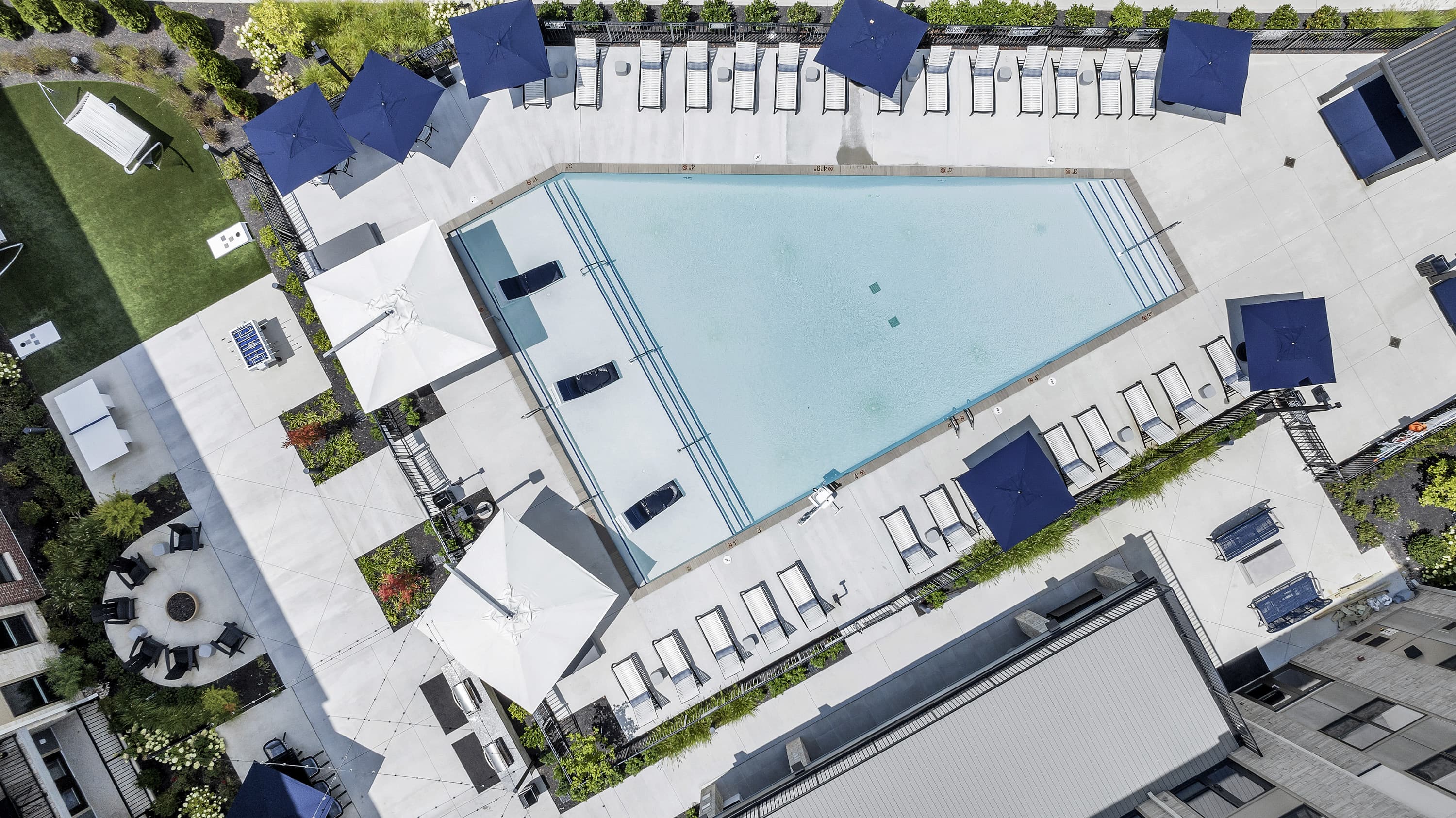 Luxe 360 on Centerpointe 55 of 88