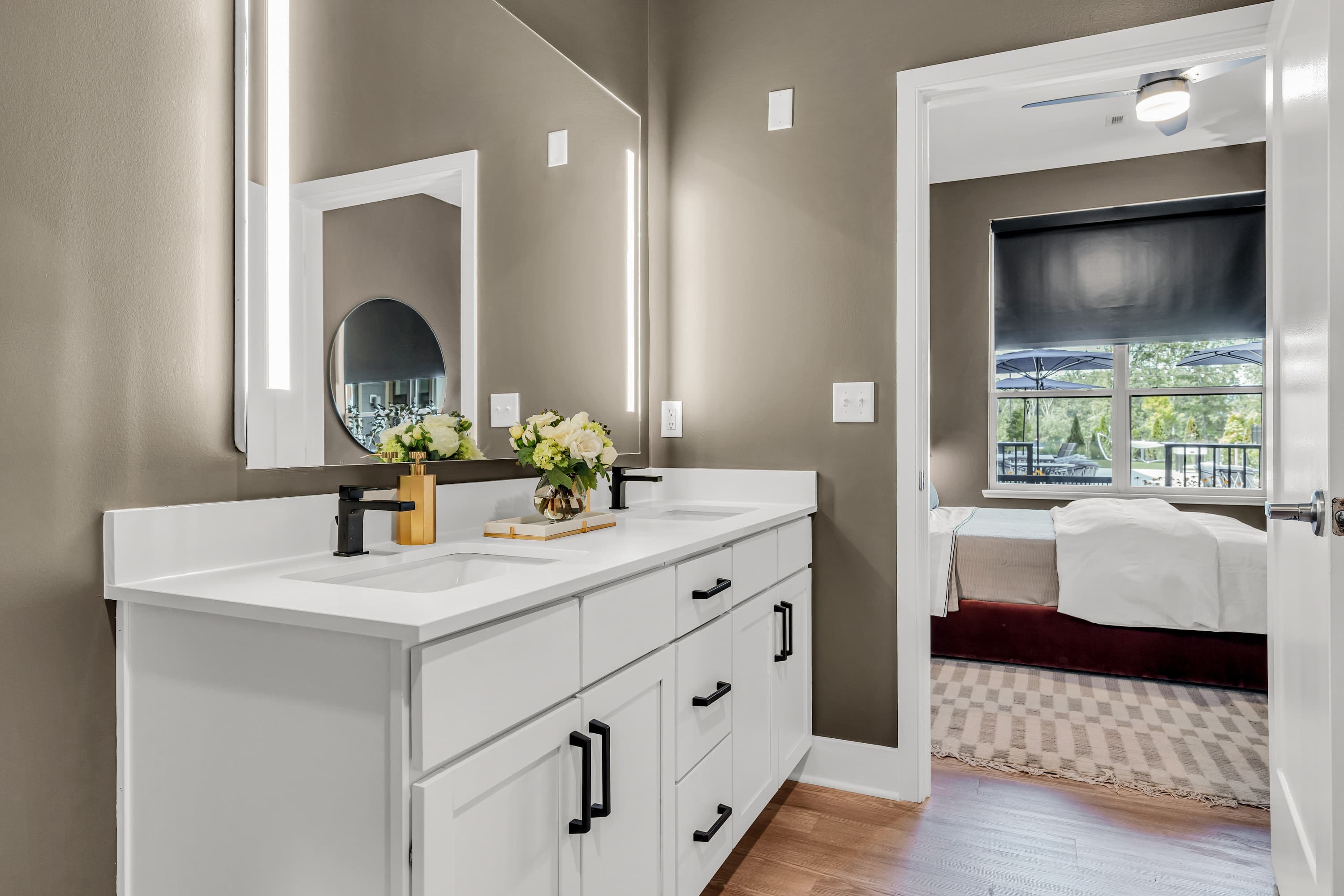 Luxe 360 on Centerpointe 9 of 88