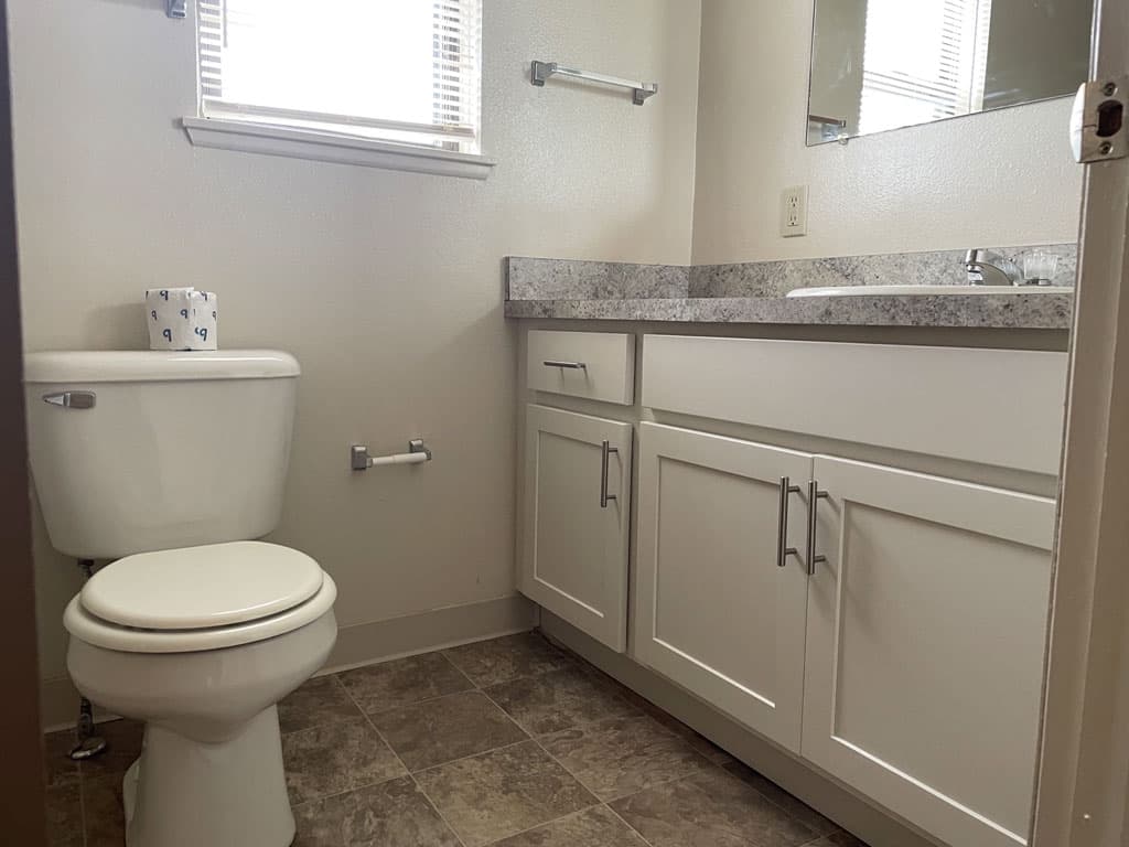 Oak Shores Apartments 26 of 63