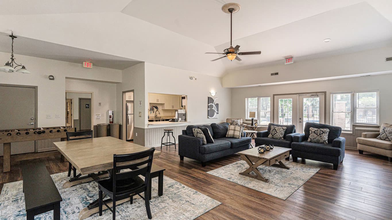 Orchard Lakes Apartments 32 of 52