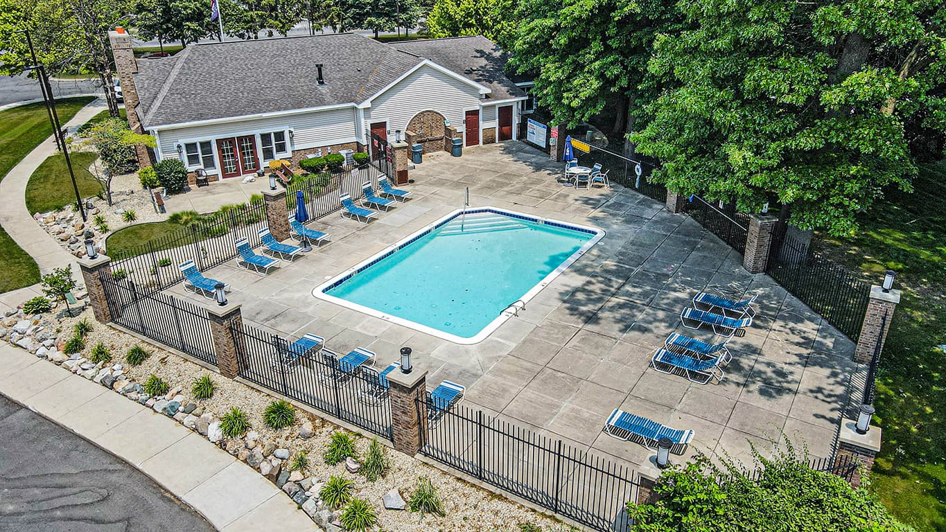Orchard Lakes Apartments 27 of 52
