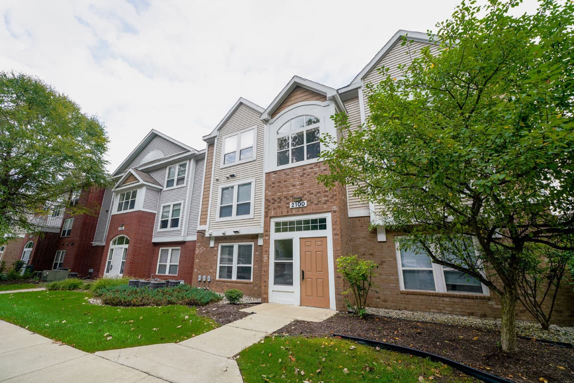 Orchard Lakes Apartments 50 of 52