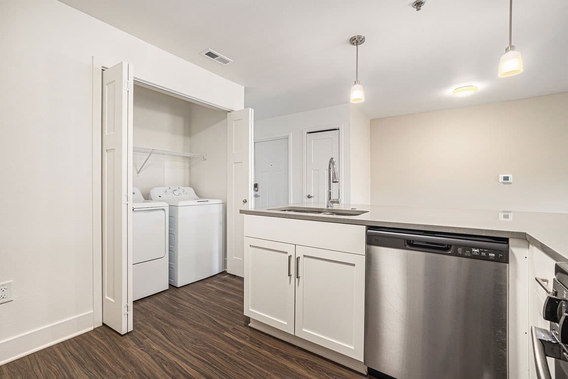 Signature Pointe Apartment Homes 13 of 63