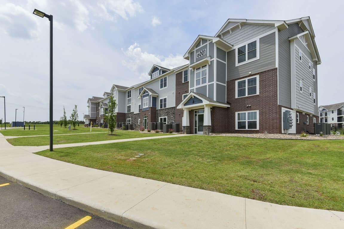 Signature Pointe Apartment Homes 61 of 63