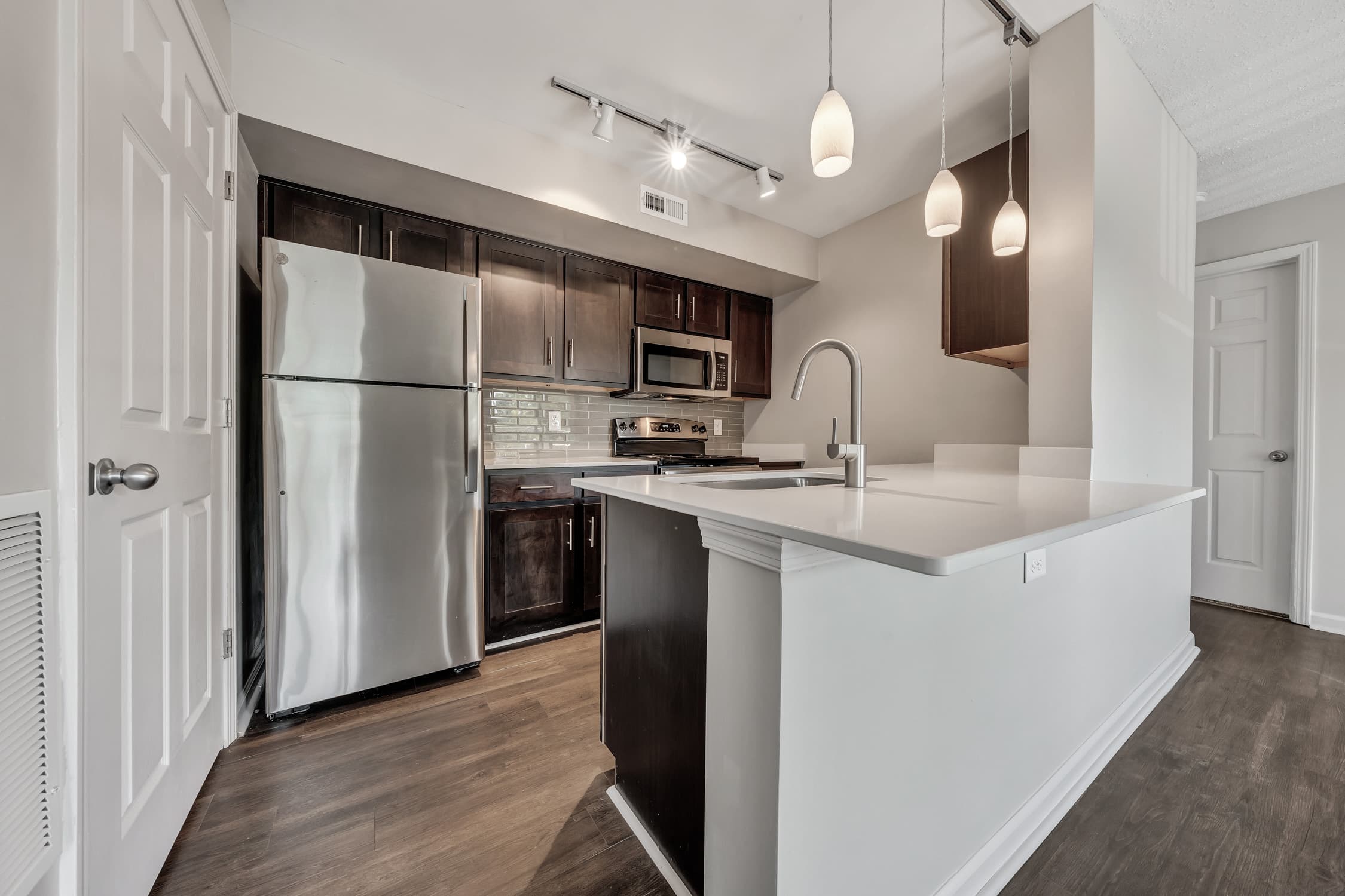 Sunscape Apartments 9 of 57