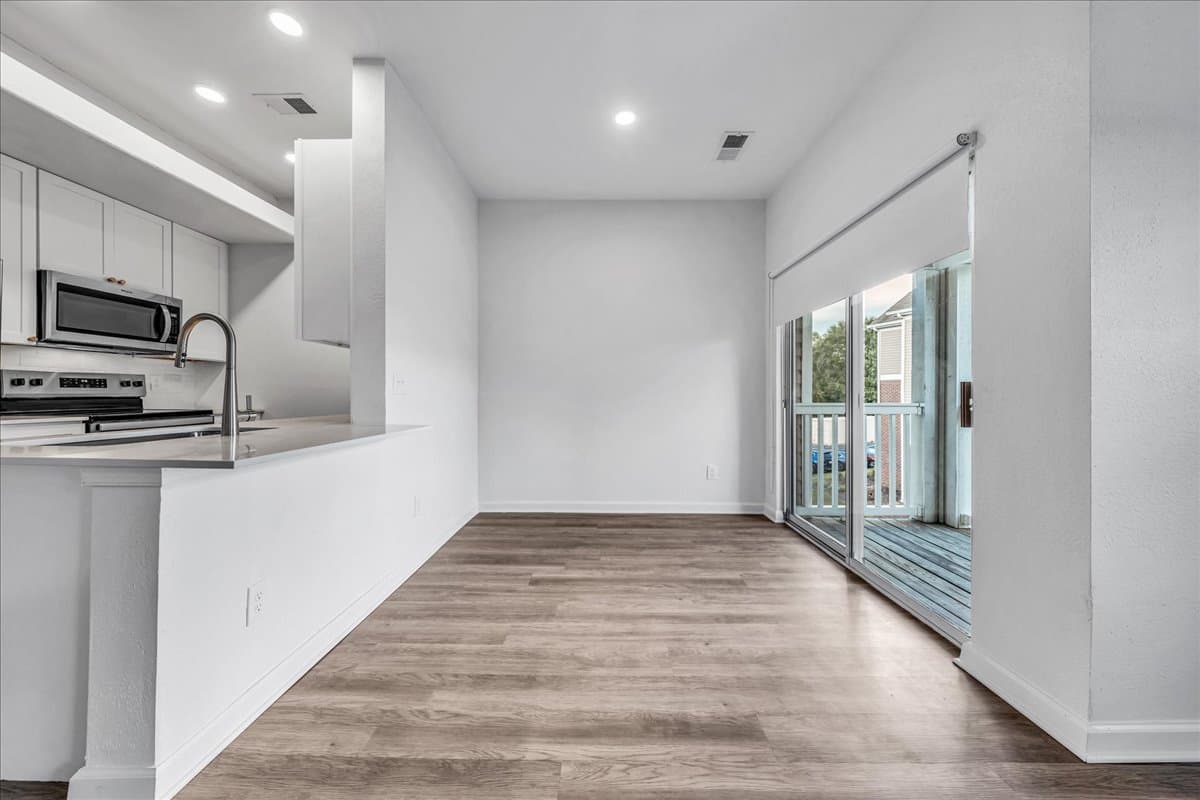 The Vinings Apartments 7 of 52