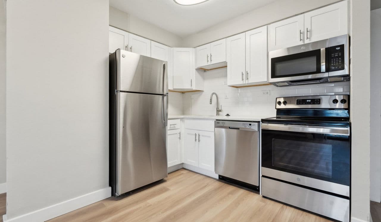 Vista Apartment Homes 1 of 2