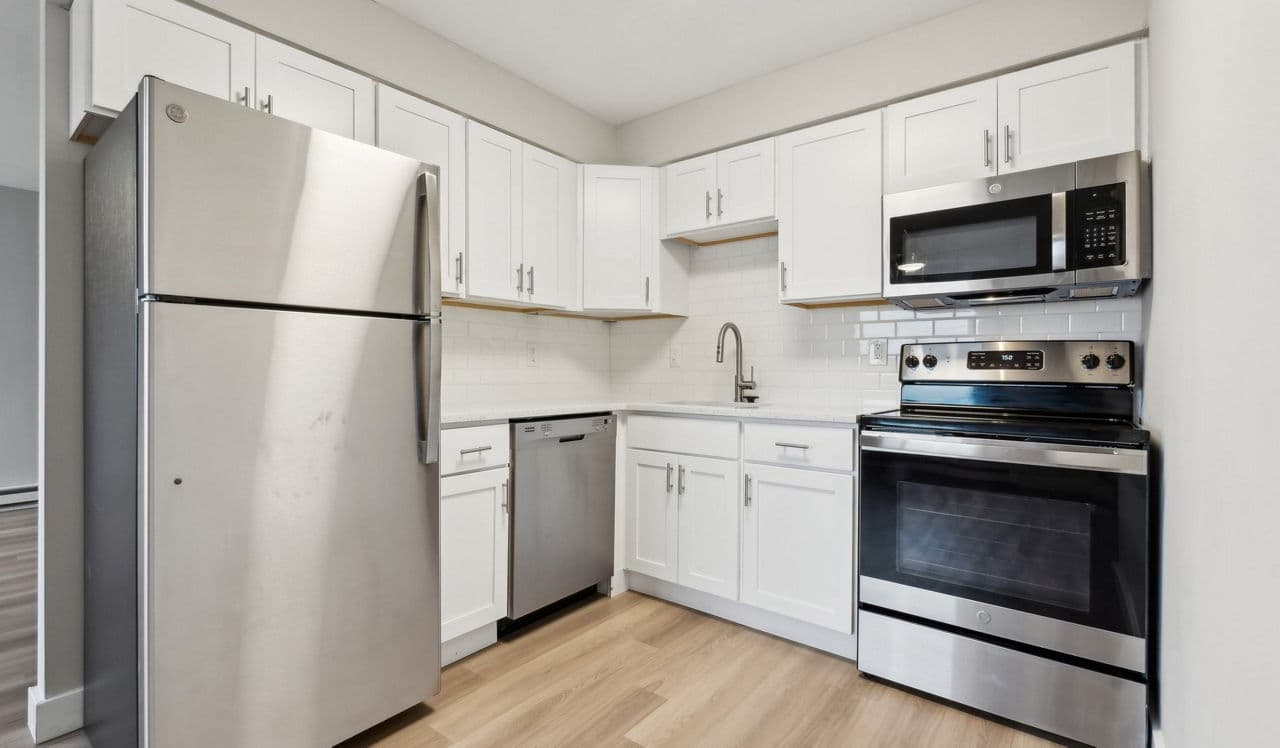 Vista Apartment Homes 1 of 2