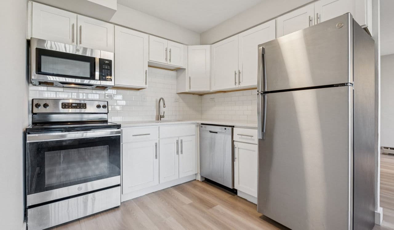 Vista Apartment Homes 1 of 2