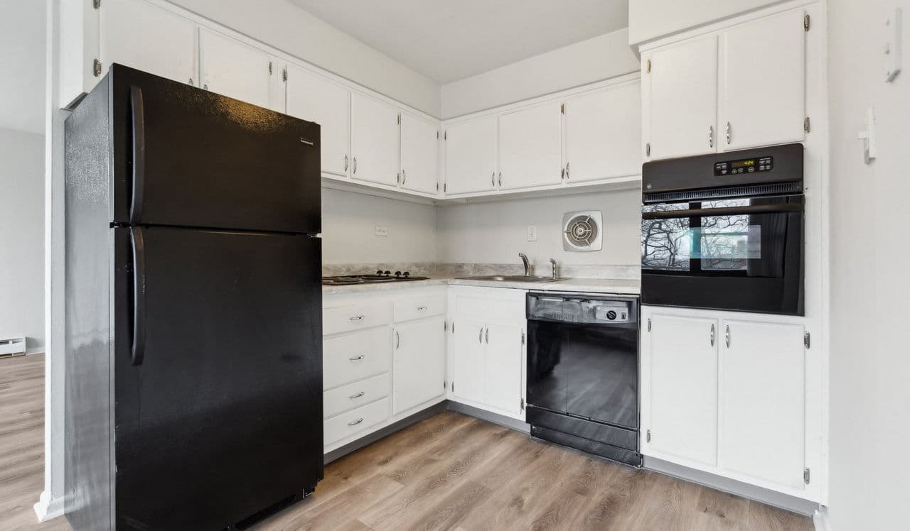 Vista Apartment Homes 1 of 2