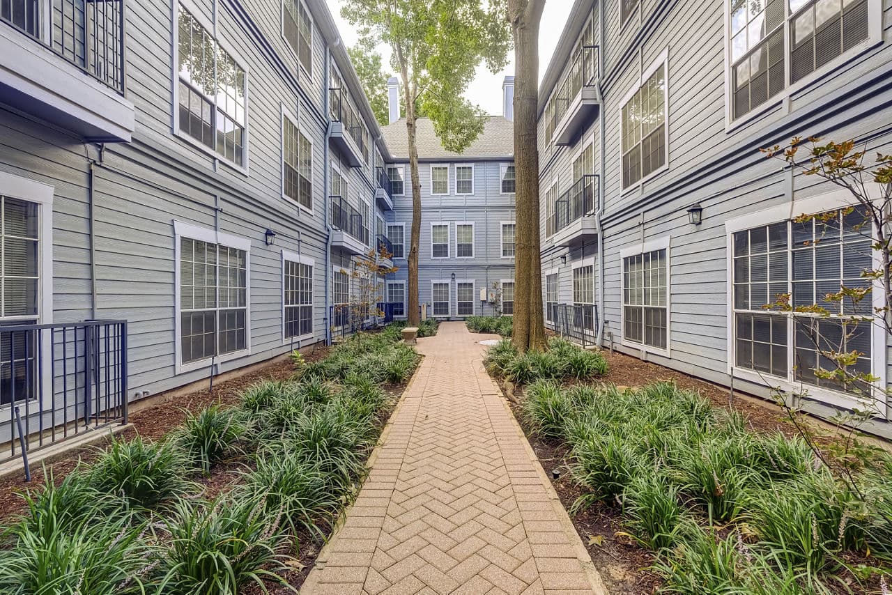 Plaza at River Oaks Apartments 2 of 8