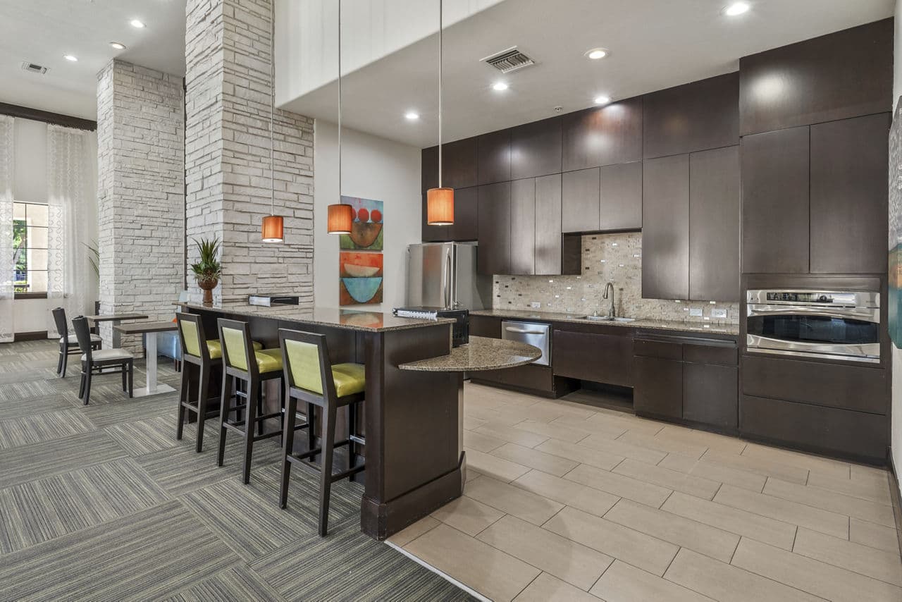 Residences at FortyTwo25 Apartments 4 of 8