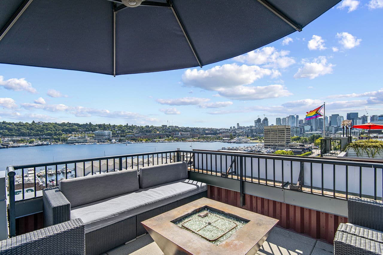 1611 on Lake Union Apartments 4 of 22