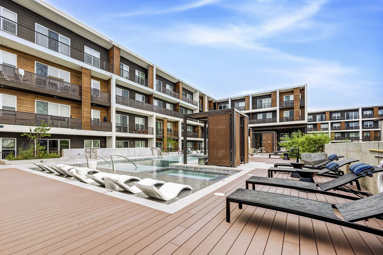 Lakeshore Pearl Austin Tx 4 of 42