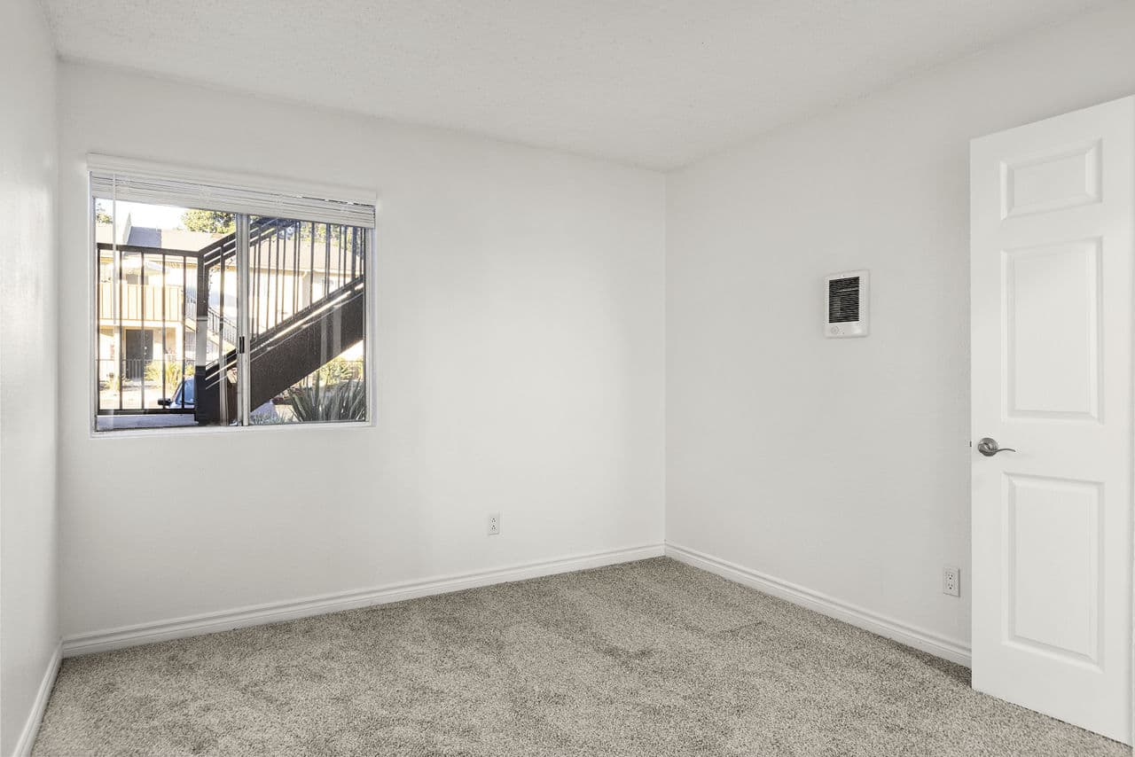 Ocean Breeze Apartments 26 of 30