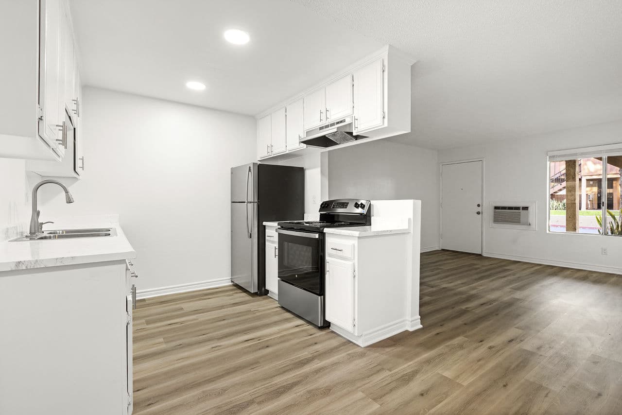 Ocean Breeze Apartments 13 of 30