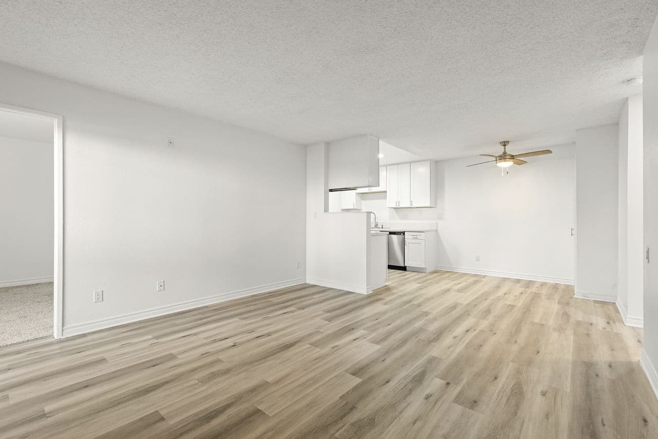 Ocean Breeze Apartments 18 of 30