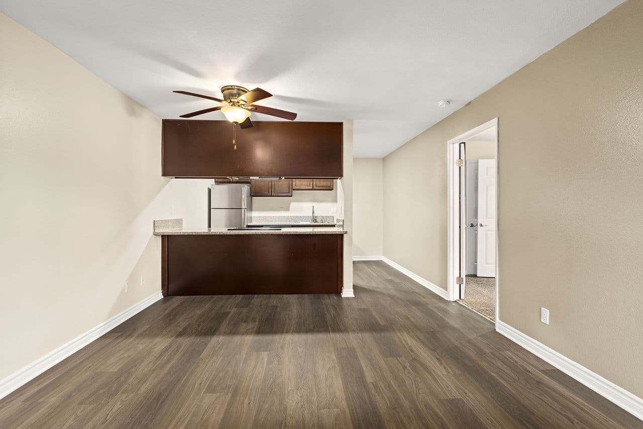 Ocean Breeze Apartments 20 of 30
