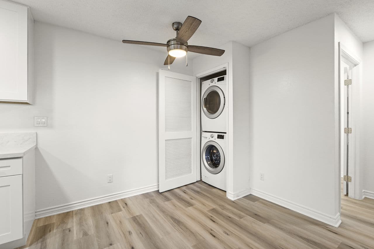 Ocean Breeze Apartments 21 of 30