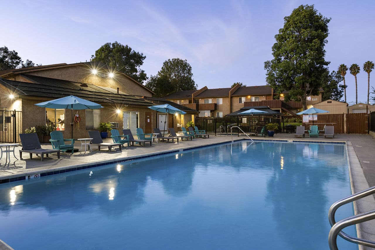 Ocean Breeze Apartments 4 of 30