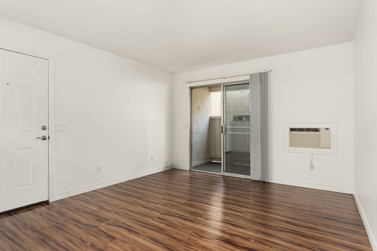 Whispering Oaks Apartments San Marcos Ca 18 of 23
