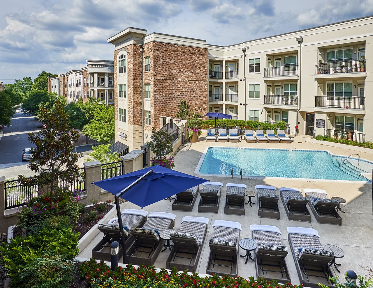 Lennox Southpark Apartments 2 of 8