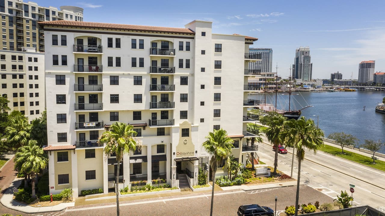 2 Bayshore Luxury Waterfront Apartments Tampa Fl 2 of 29