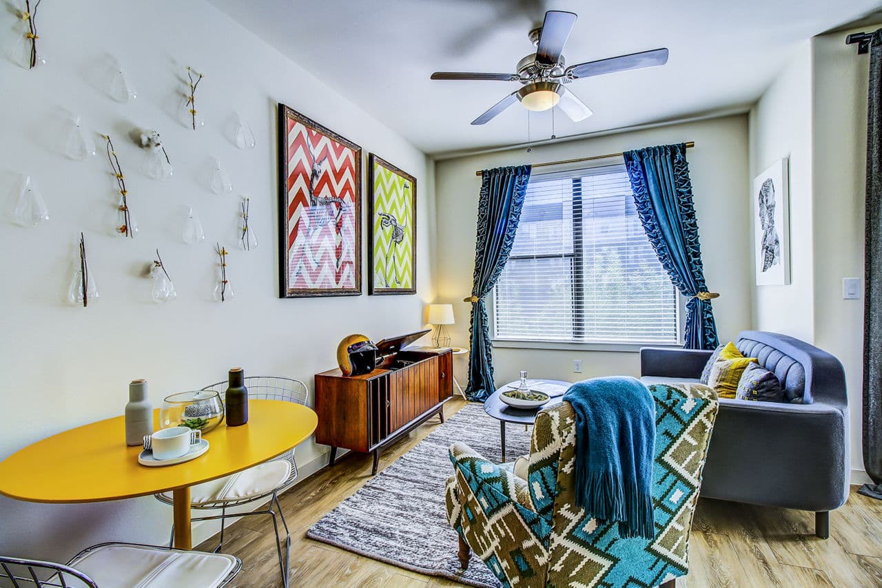 Elan East Apartments Austin Tx 13 of 17