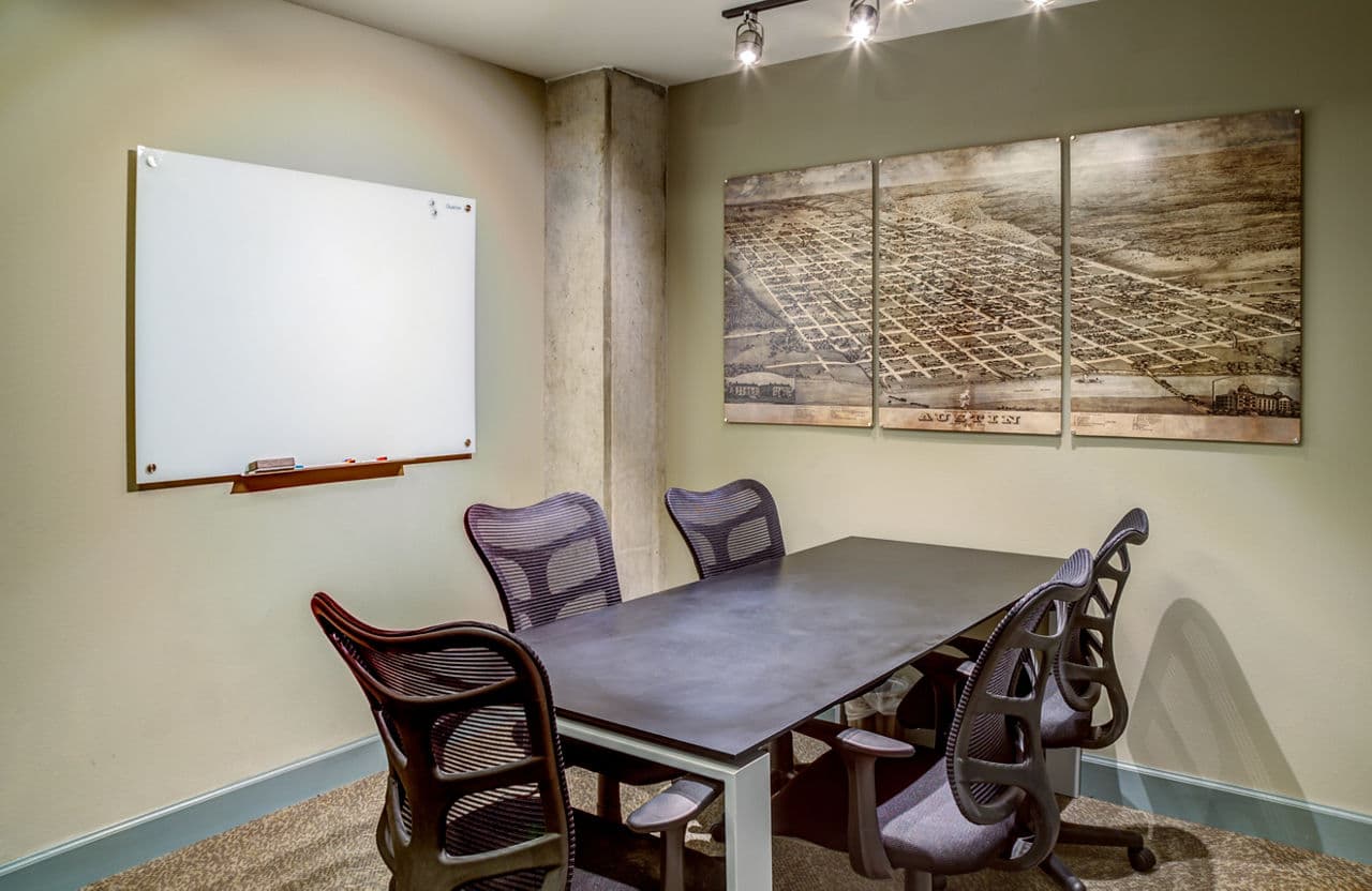 Coldwater Luxury Apartments Austin Tx 6 of 19