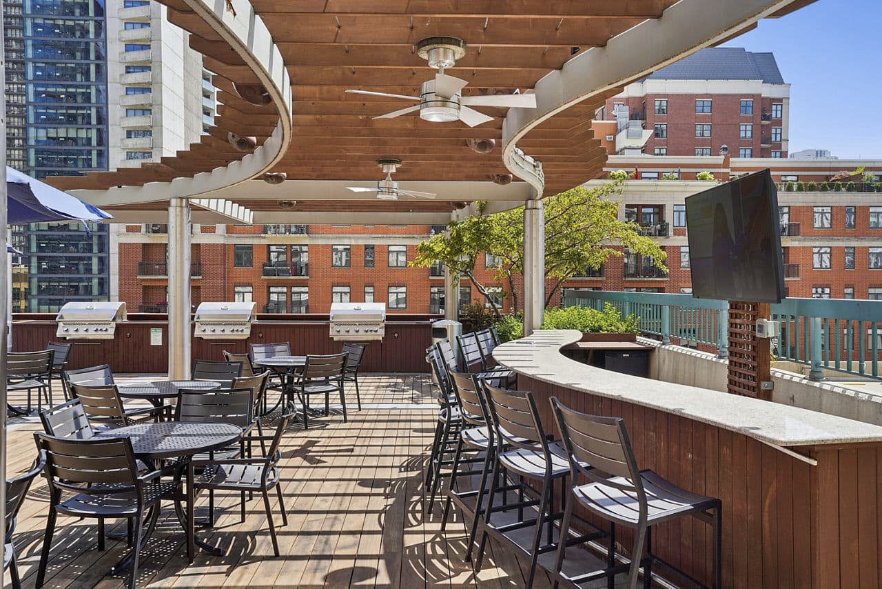 One Superior Place Apartments Chicago Il 18 of 29
