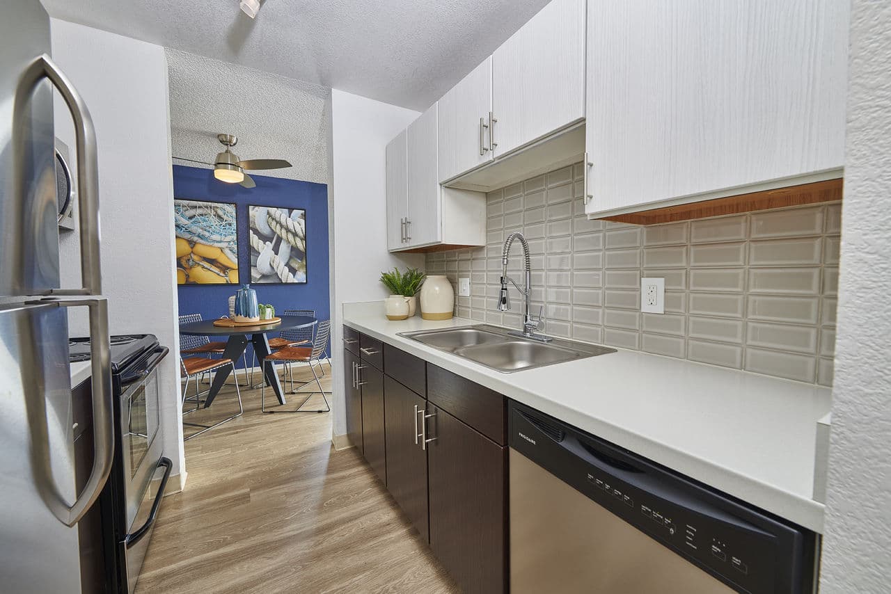 Lakeview Towers At Belmar Apartments Lakewood Co 8 of 20