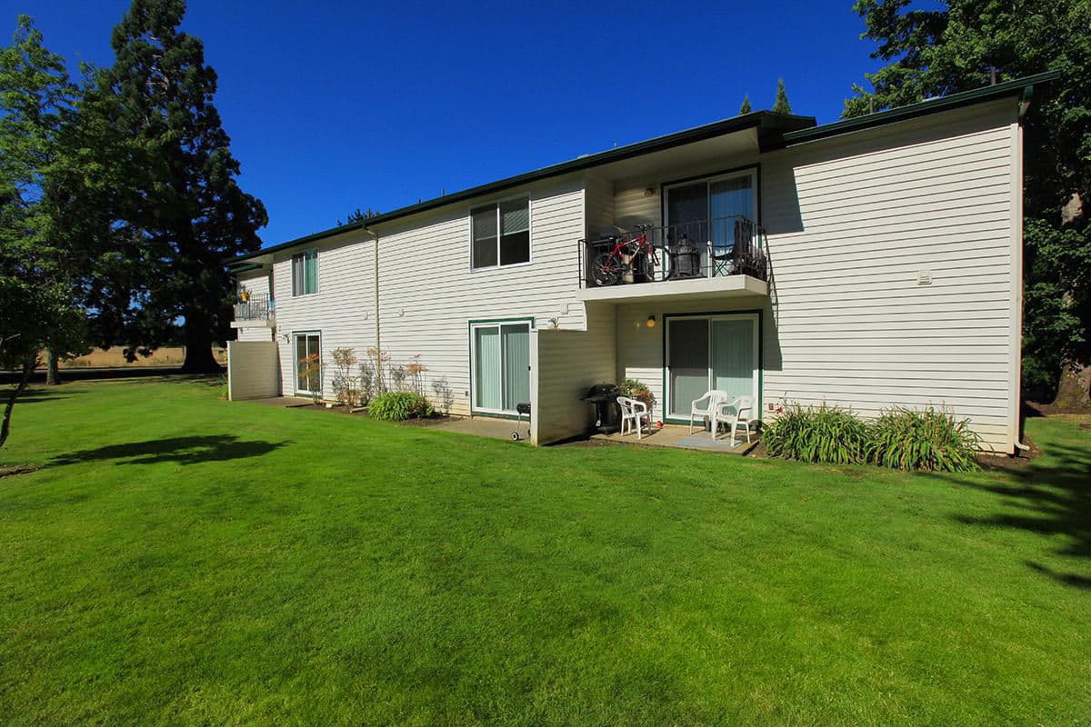 Redwood Park Apartments 2 of 18