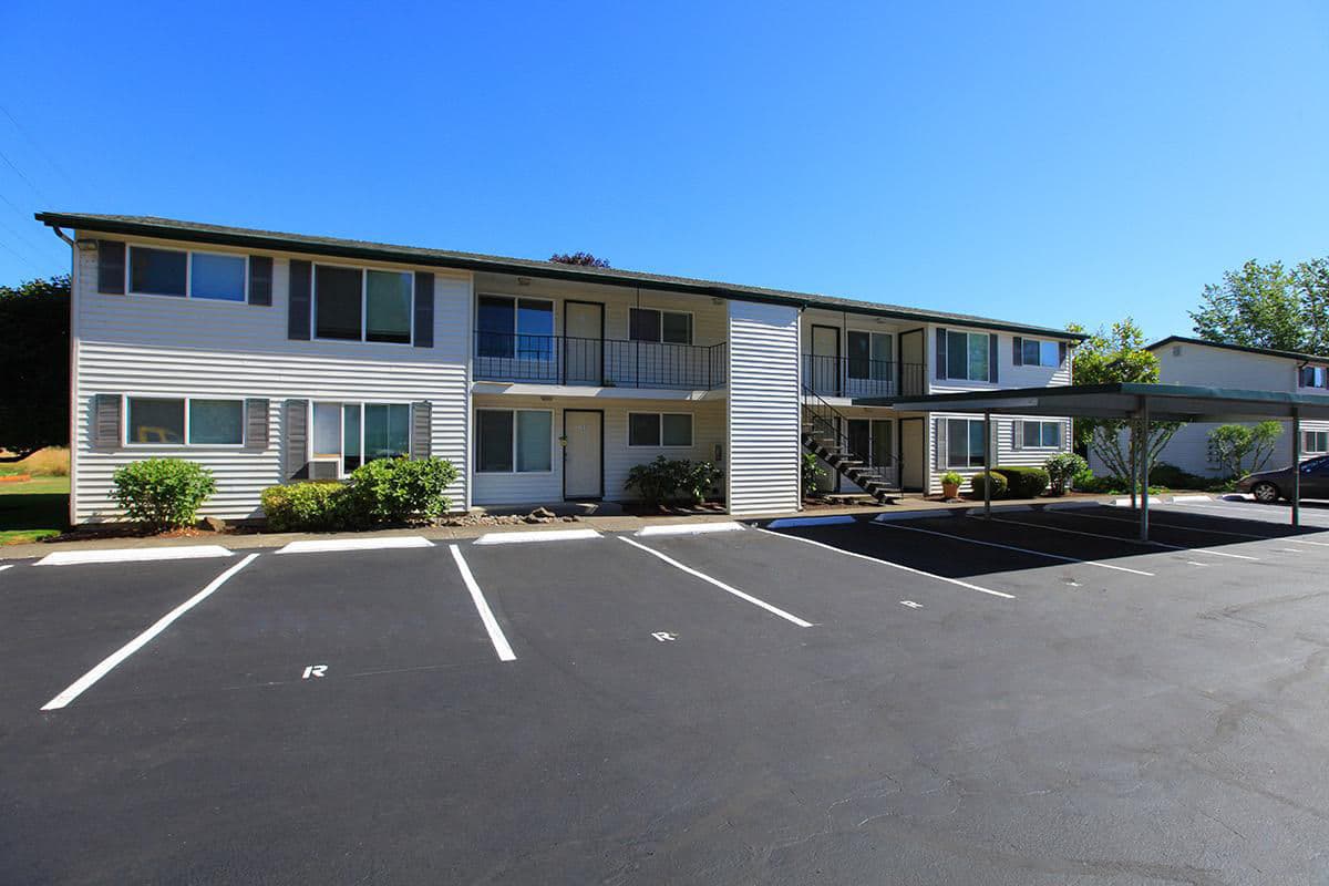 Redwood Park Apartments 4 of 18